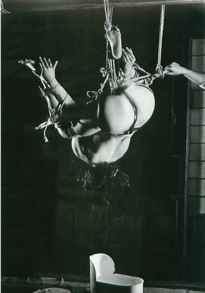 昭和のモノクロSM緊縛調教写真