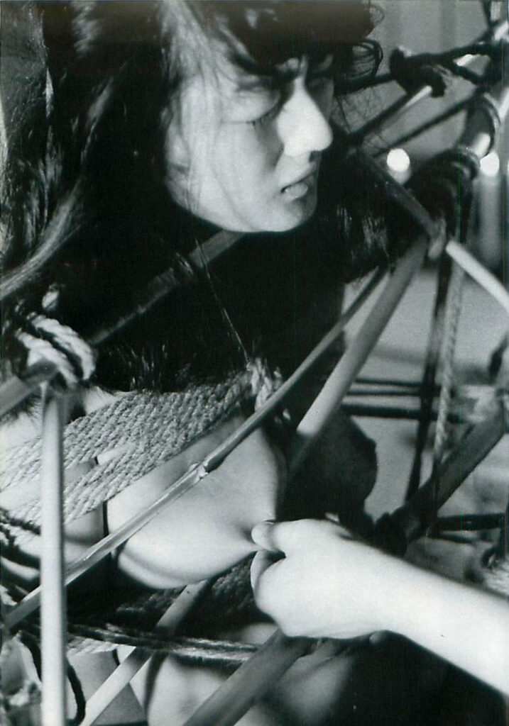 昭和のモノクロSM緊縛調教写真