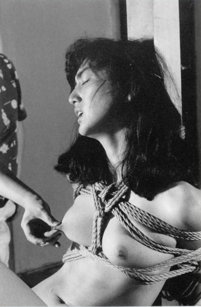 昭和のモノクロSM緊縛調教写真